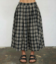 Load image into Gallery viewer, Black Plaid Midi Skirt
